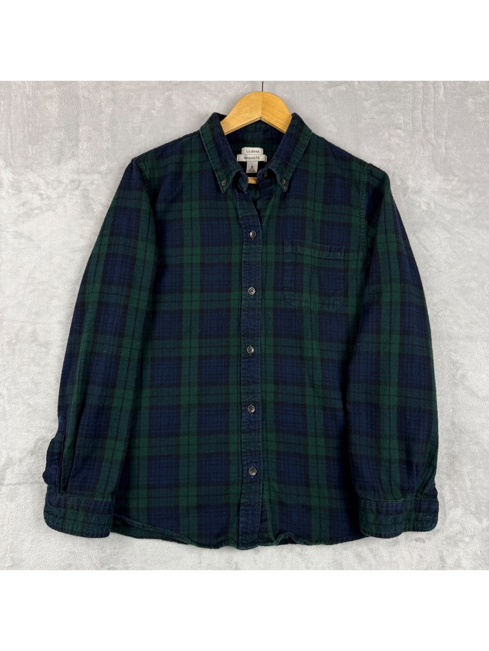 L.L.Bean Women Scotch Plaid Flannel Shirt Size M Relaxed Green Navy Cabin Rustic
